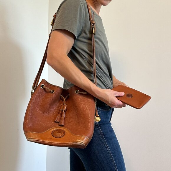 Vintage Dooney & Bourke Pebble Grain Drawstring Purse & Wallet Set in Camel - Picture 2 of 9